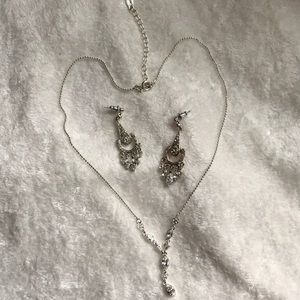 Earring and necklace set